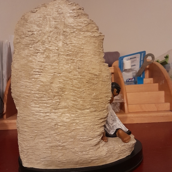 She Who Kneels Statue - Picture 2 of 3